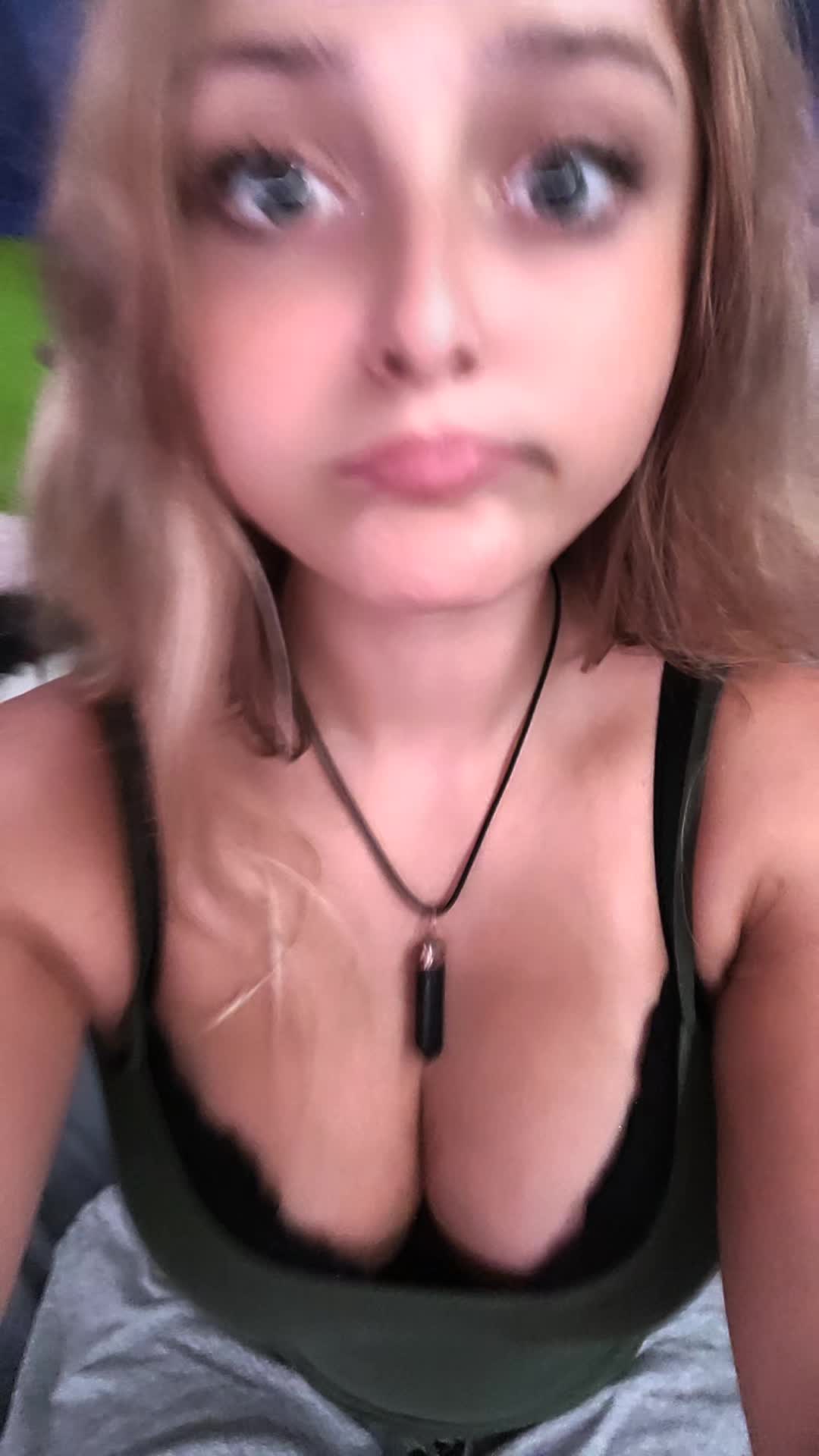 @Megan😻🖤