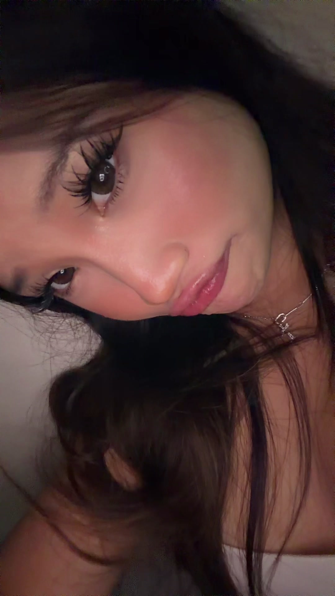 @isaqella