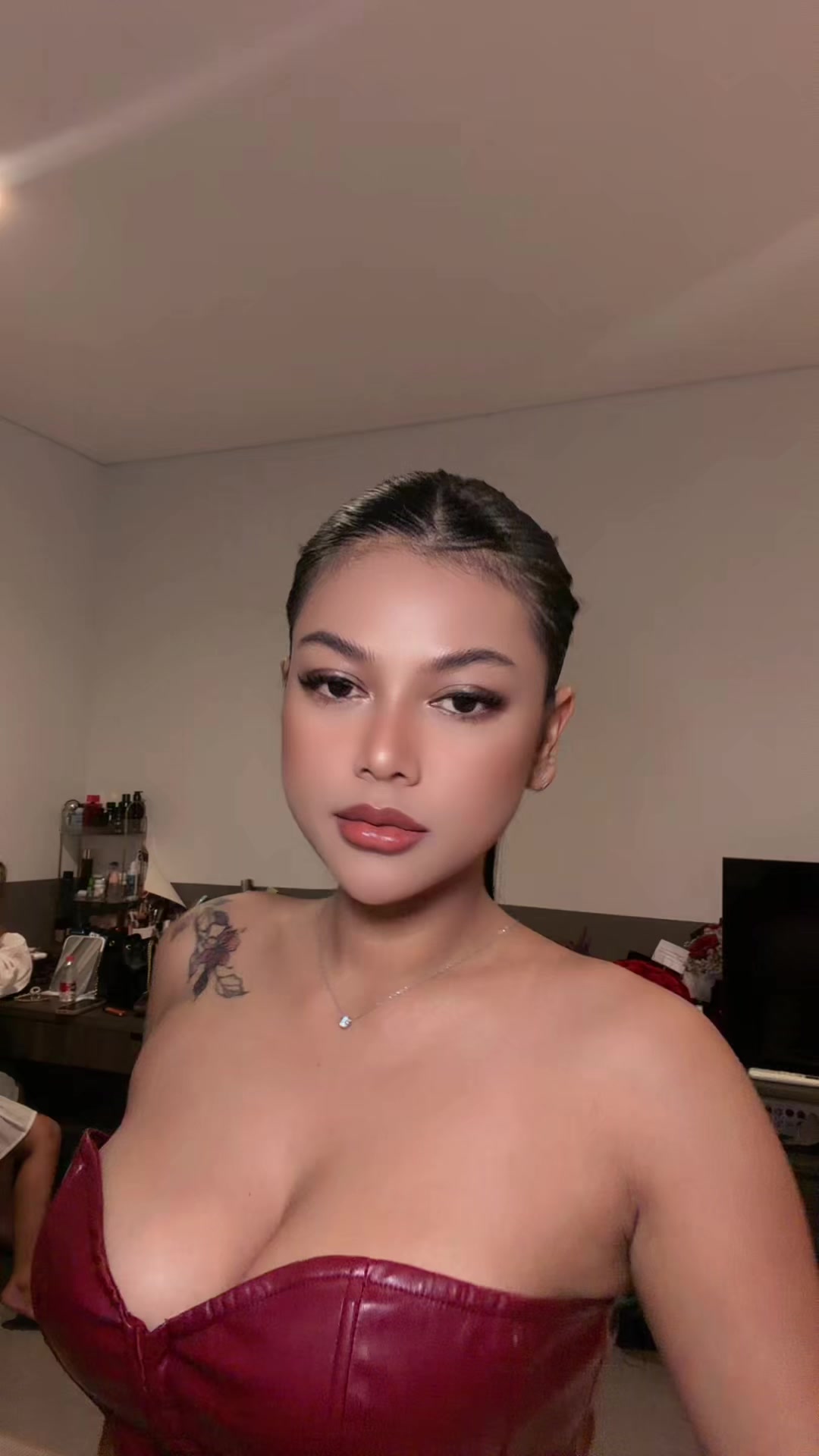 @Kikinii
