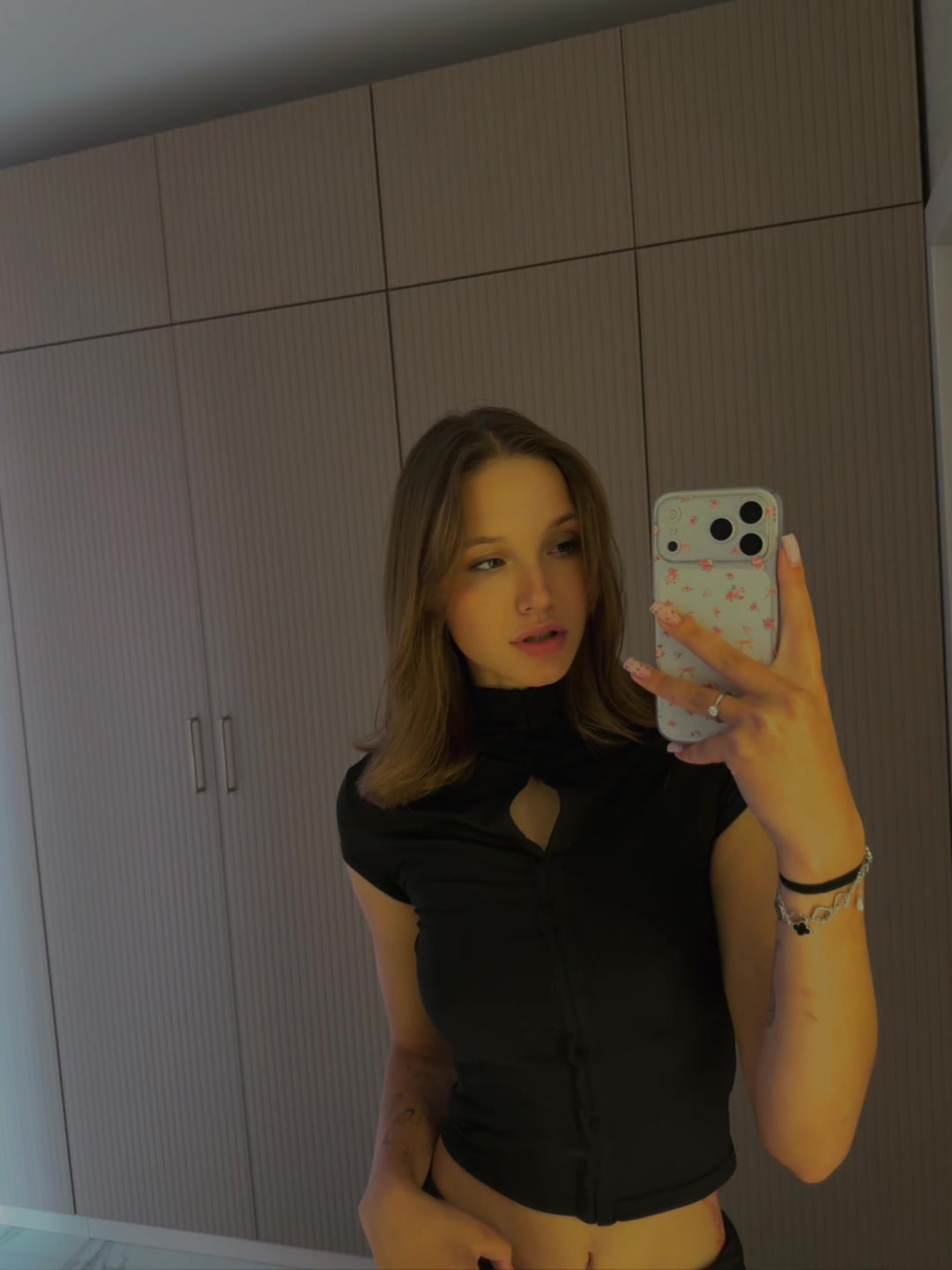 @<З