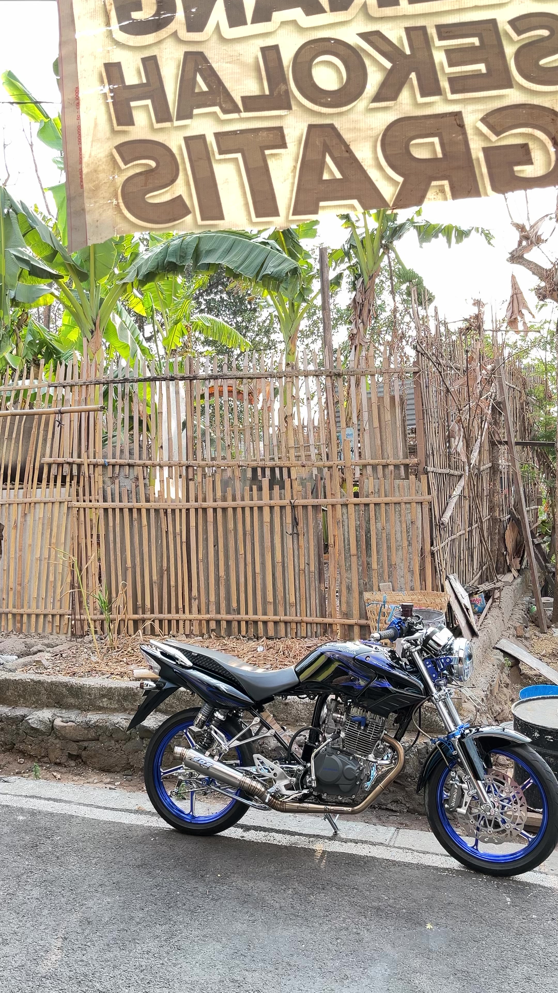 @Krisna Tidak Biru