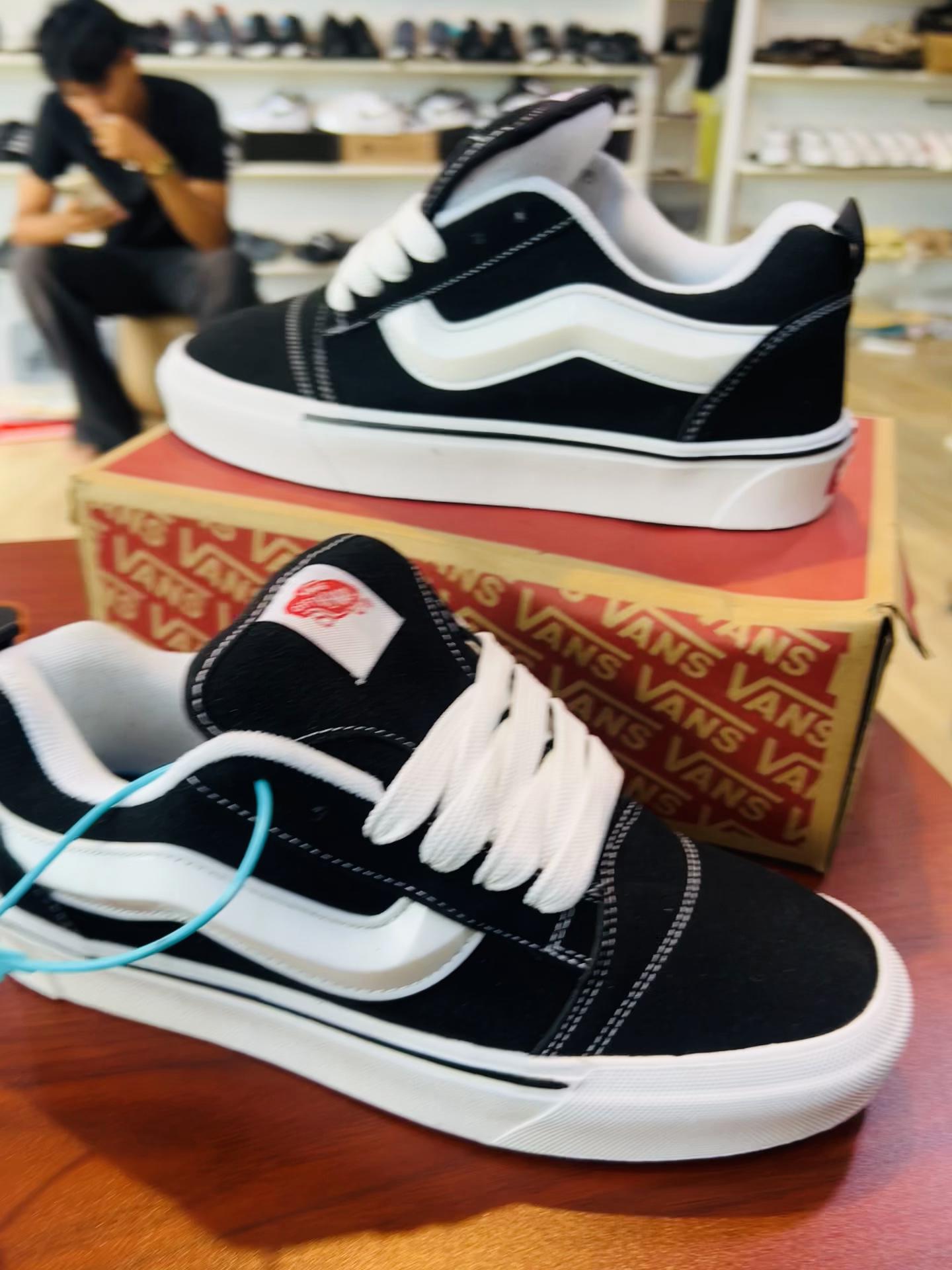 @BO BO Sneakers