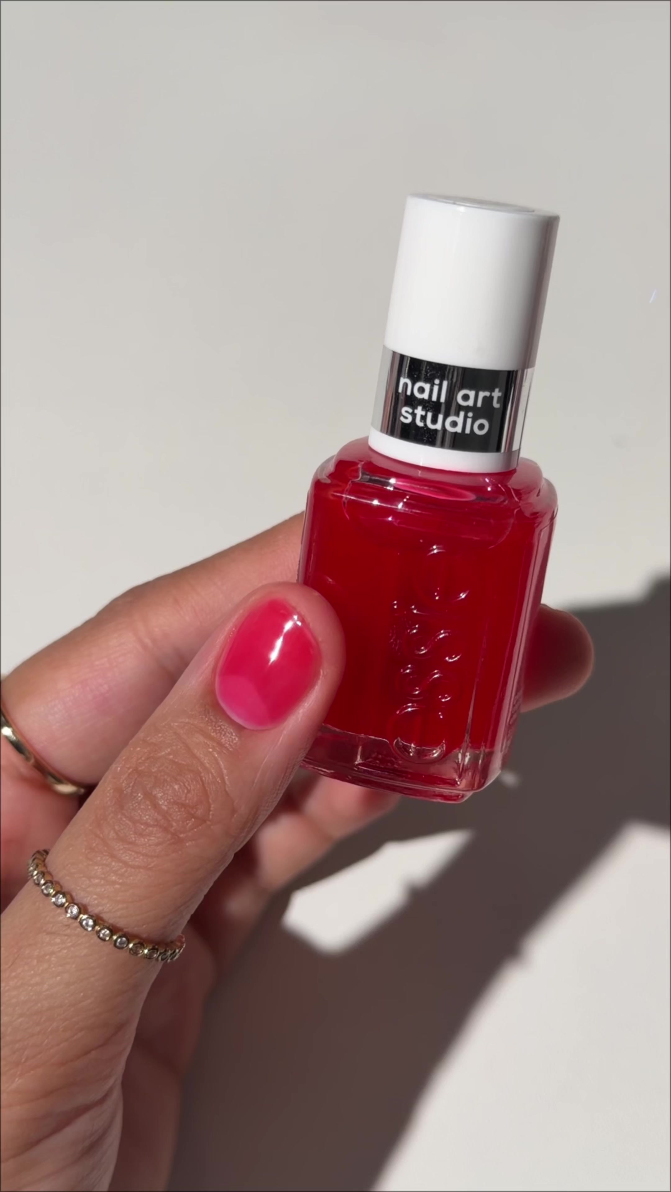 @essie