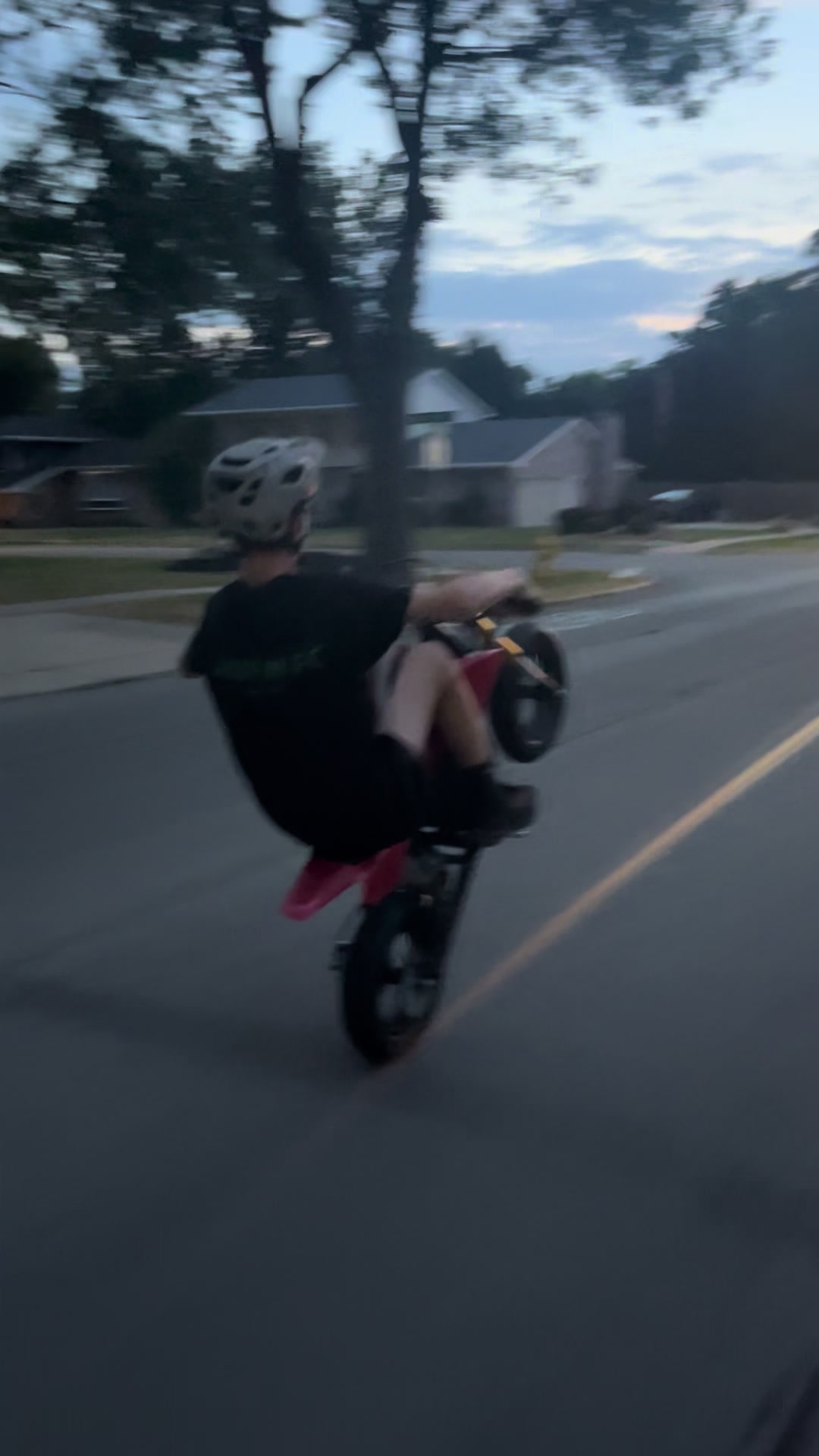 @rzr.max.