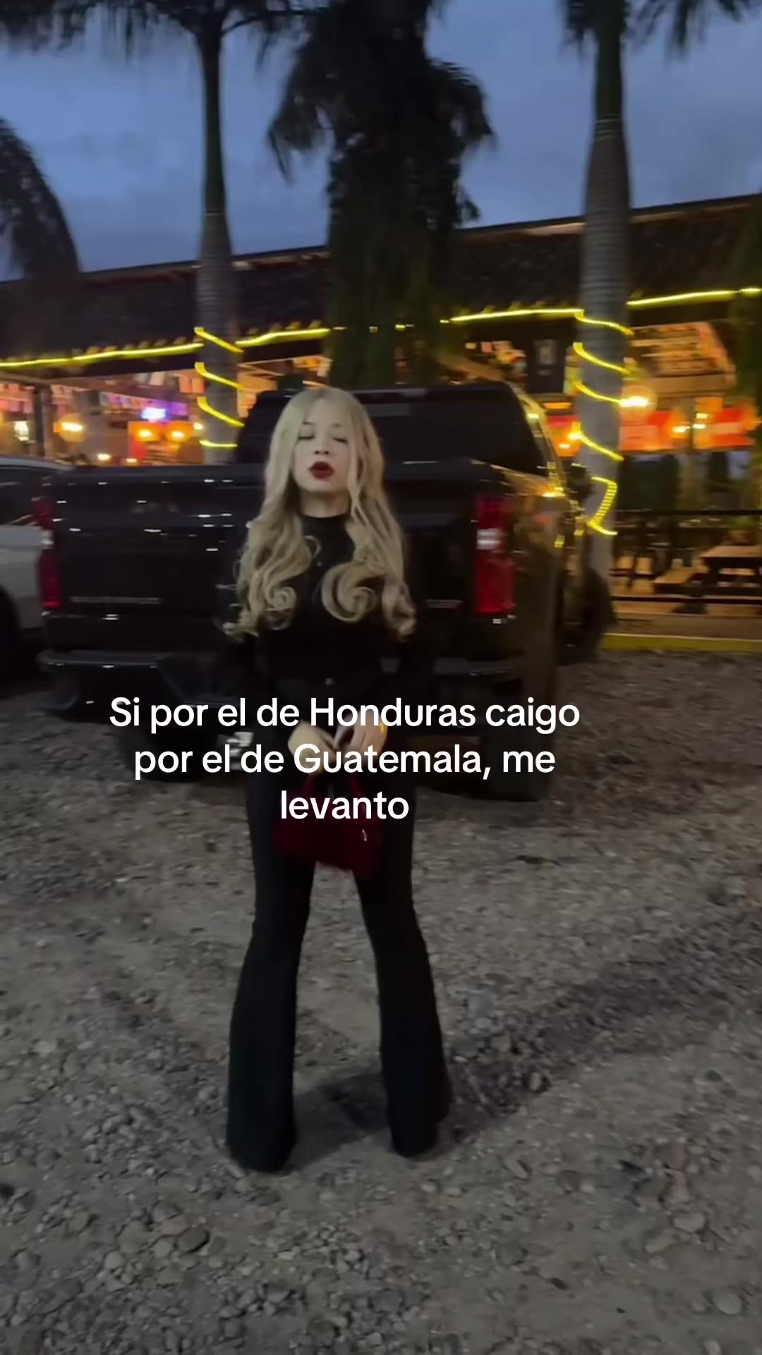 @Ana Munguia