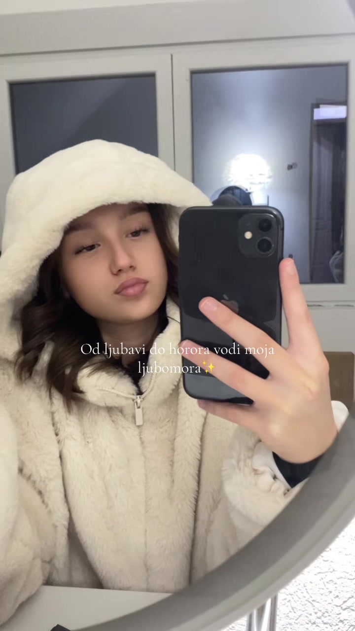 @𝓛𝓪𝓻𝓪