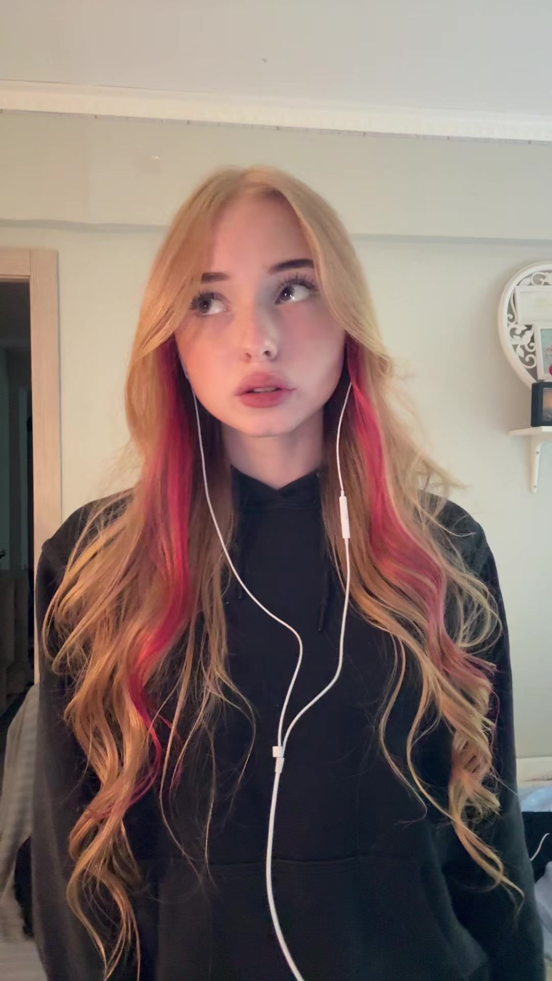 @викусик🌷
