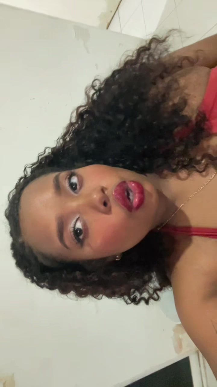 @Yisella