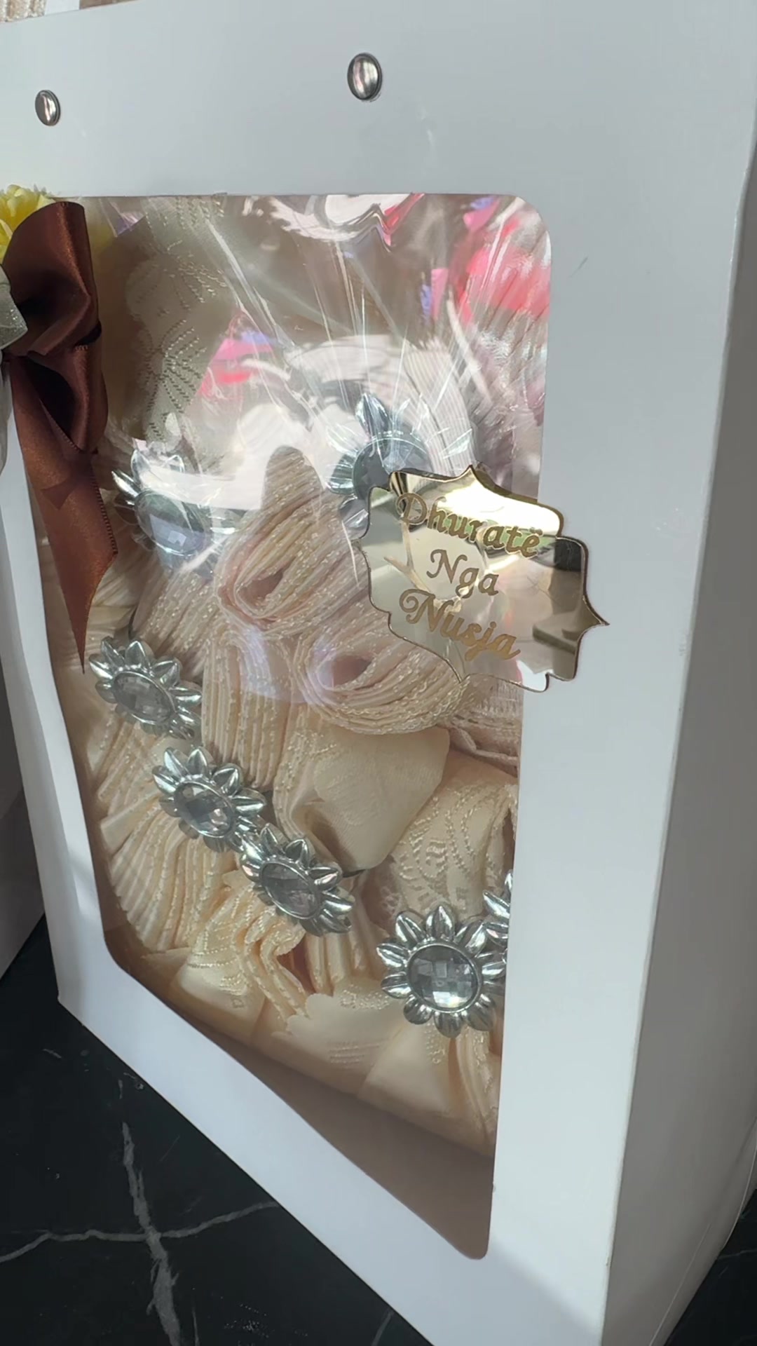 @GenisaShop