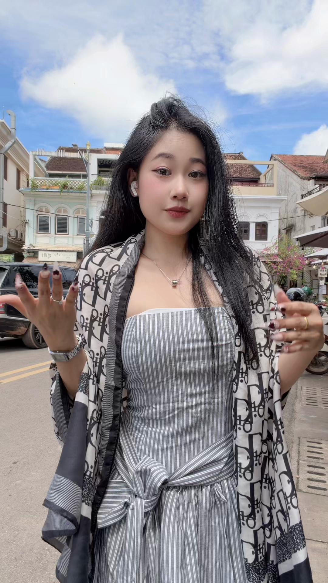 @Moniroth๐ผ