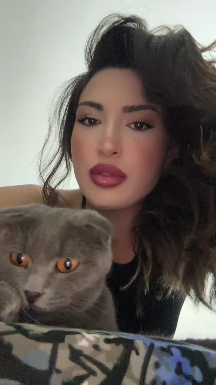 @G&uuml;lll🌹