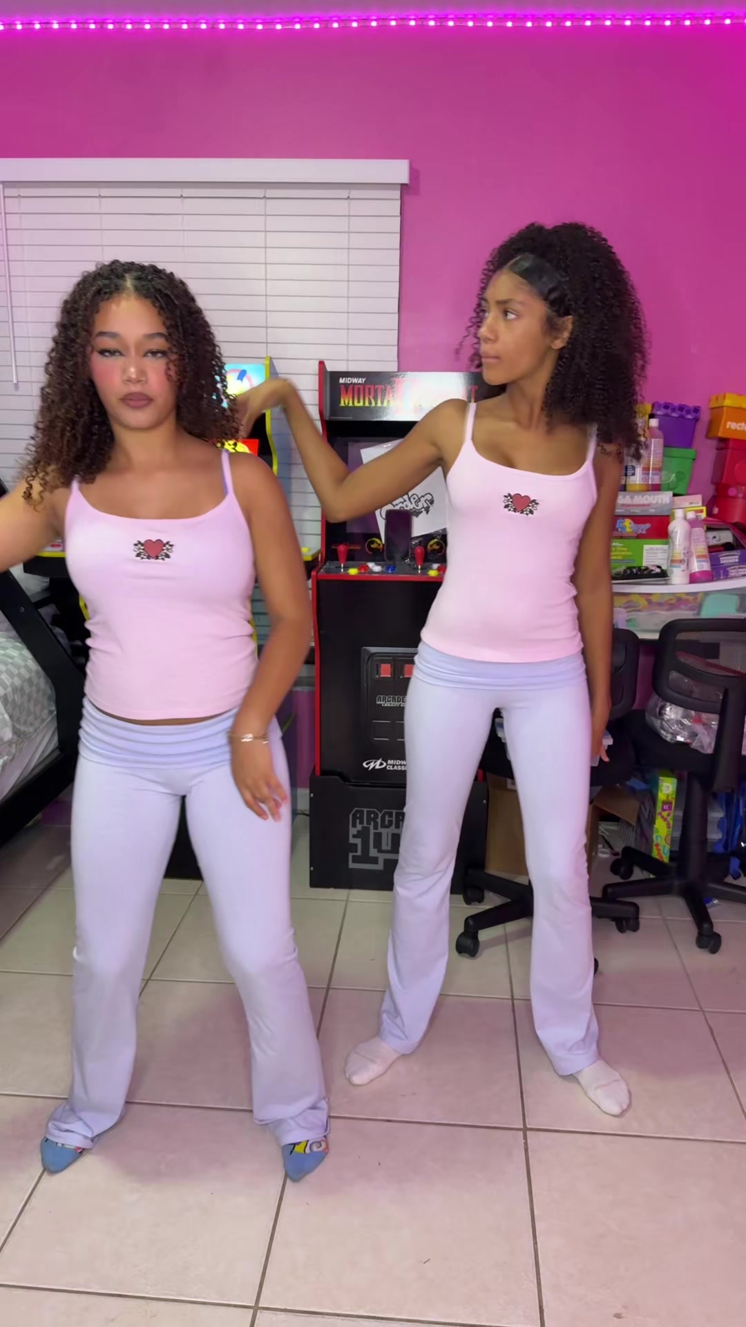 @DemDaddysGirls4