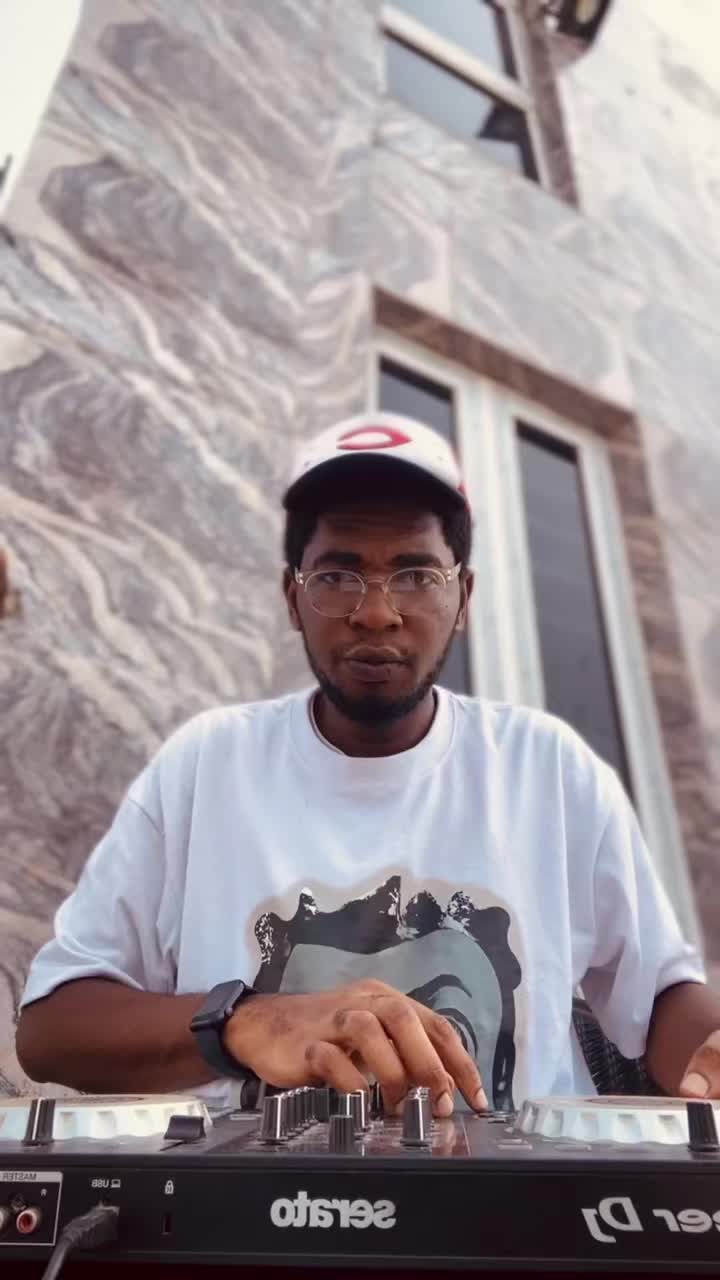 @DJ SLYZE