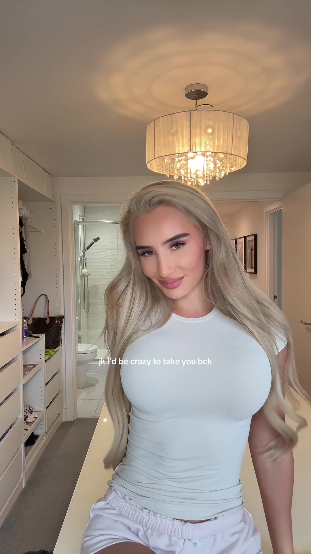 @HollyDemicol