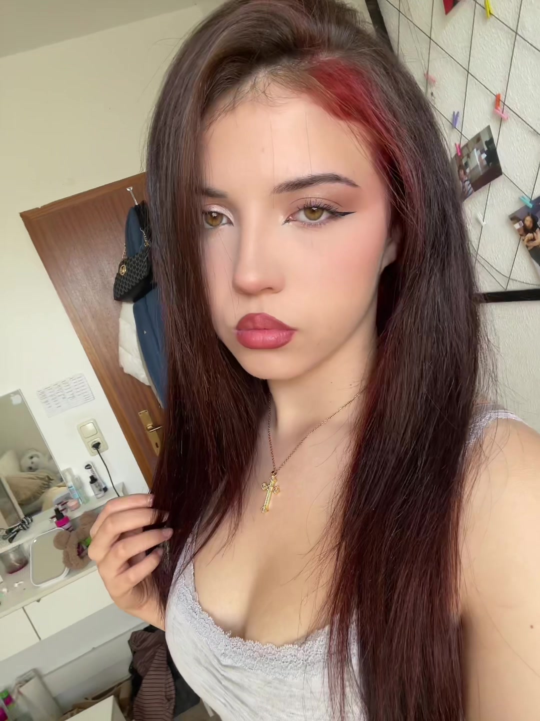 @ℳ𝒾𝒶&dagger;