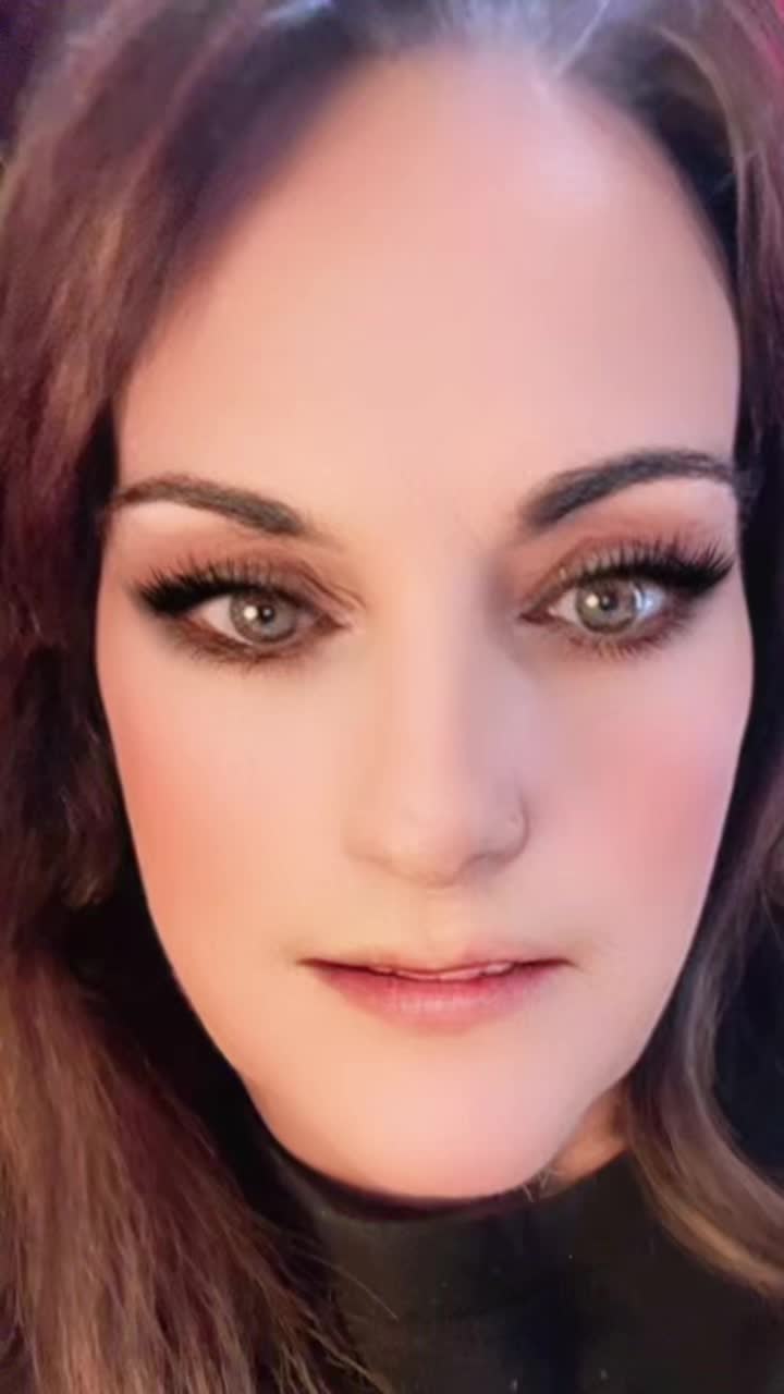 @💜💙🖤&hearts;️Kissingroses ❤️&zwj;🔥