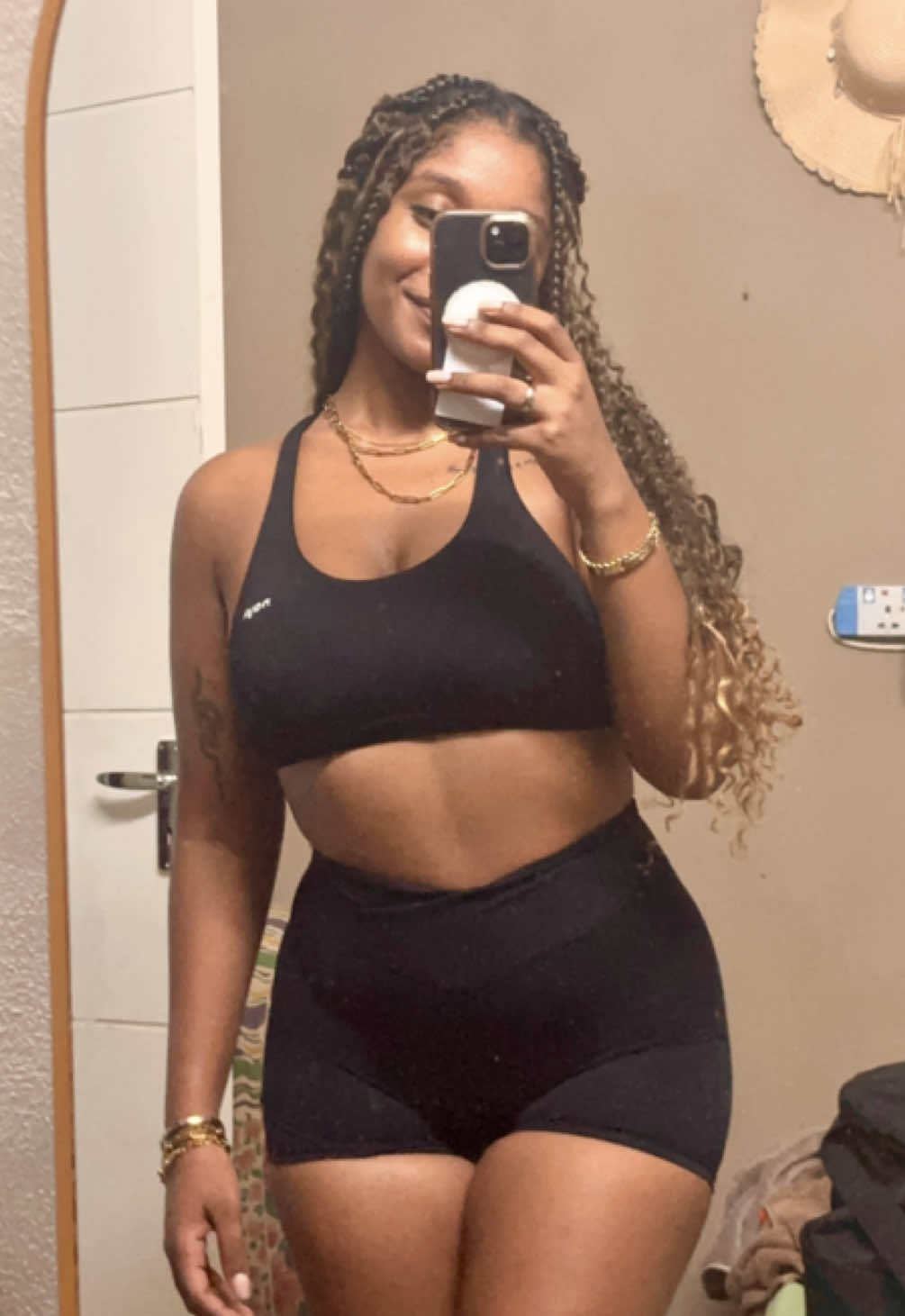 @Maë