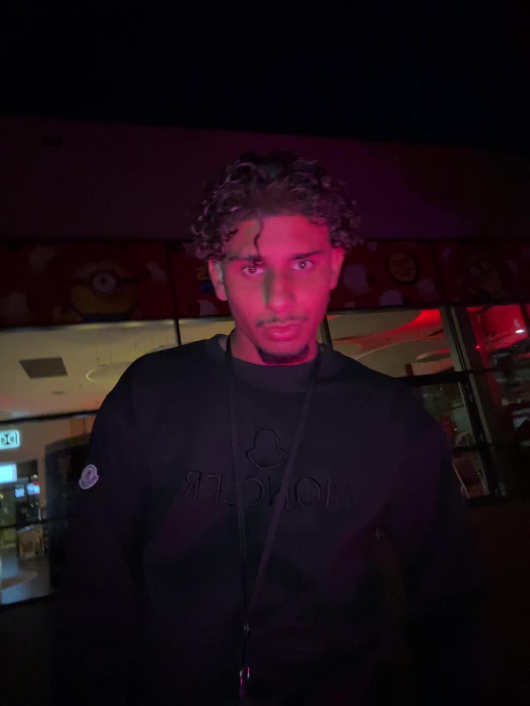 @𝒩𝒶𝒾𝓂🦍