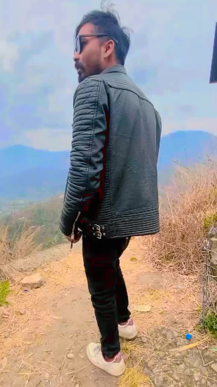 @Aajnabe_hu_mai🖤🖤