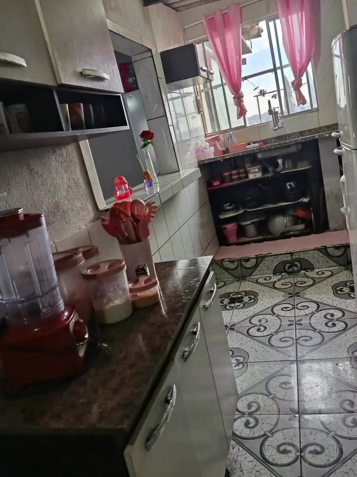 @La&iacute;s Neris