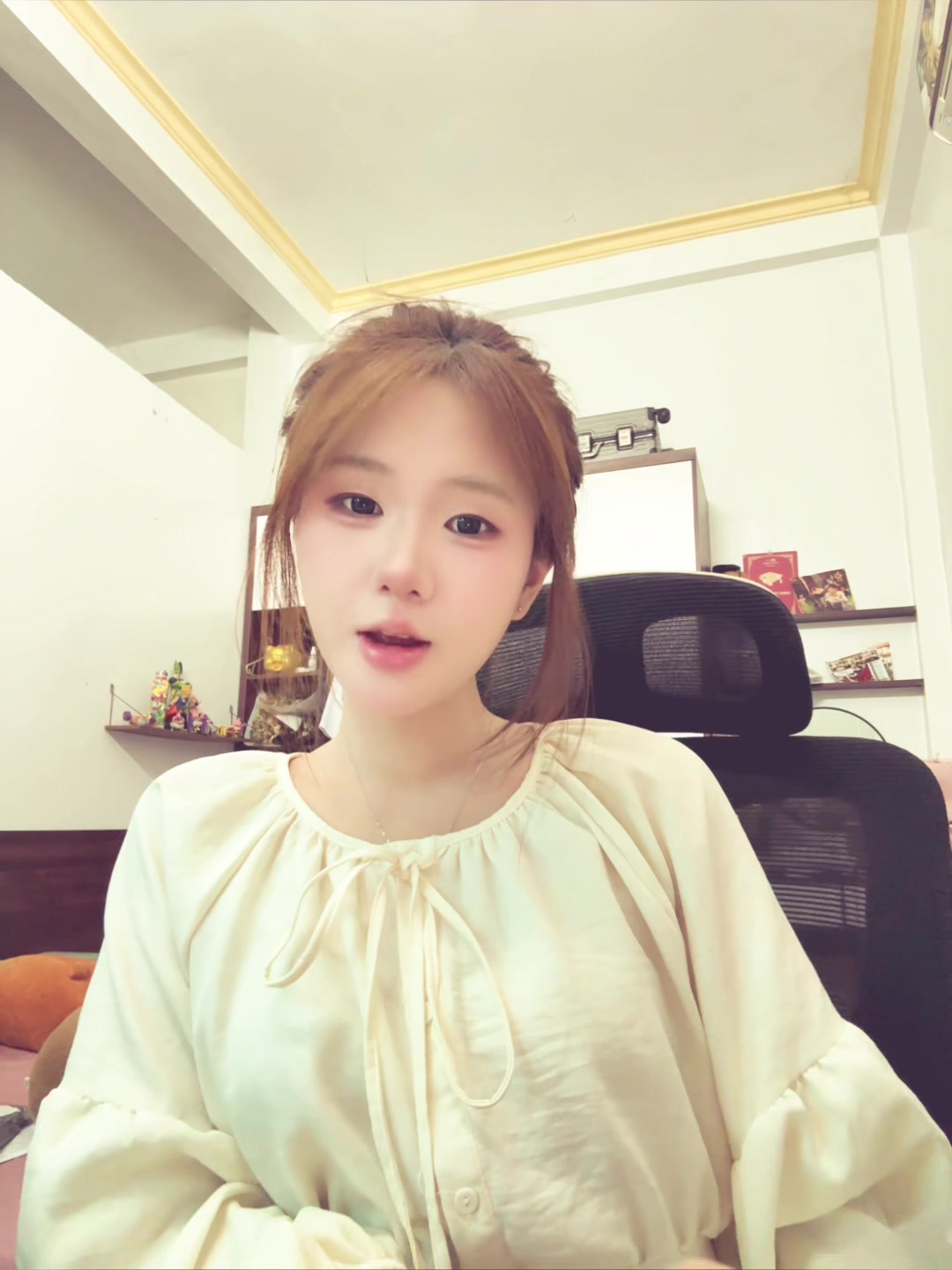 @Thảo vân lên xe anh!
