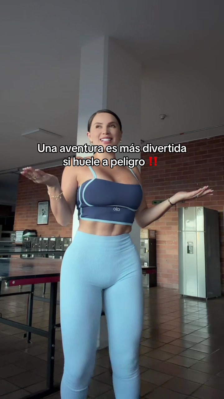 @Jennifer Bello • Te sigue