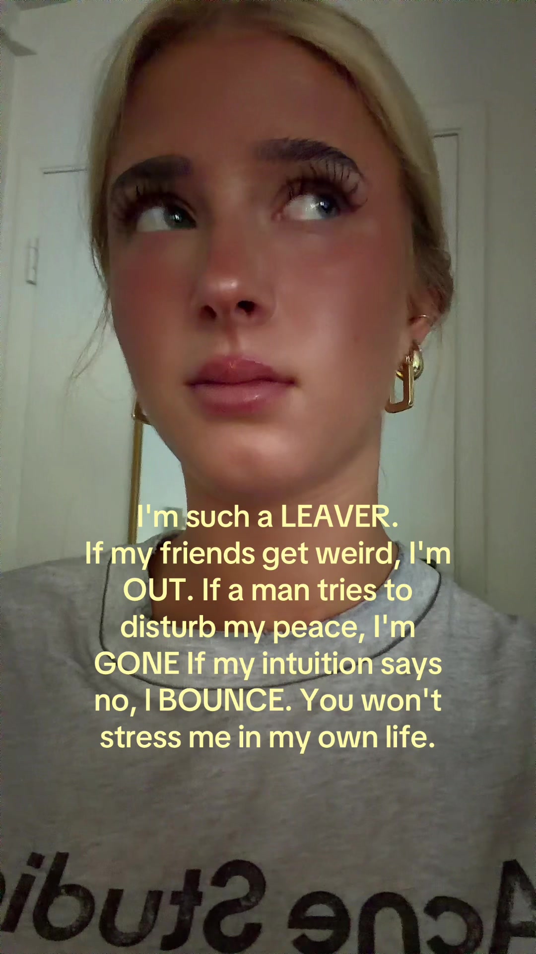 @theelliebarker