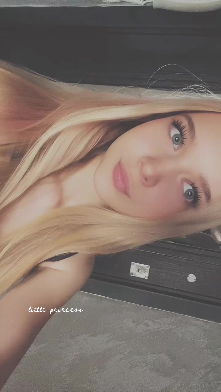@мила