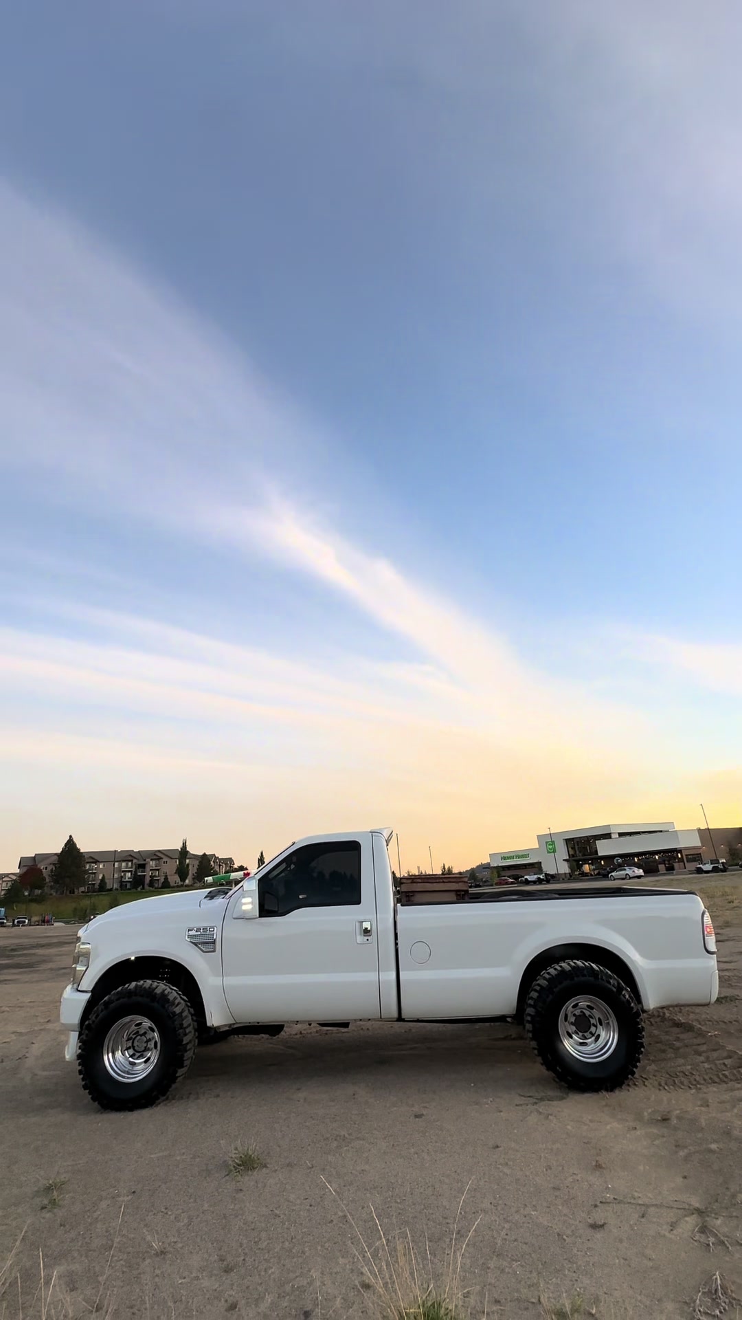 @_collinisakson_