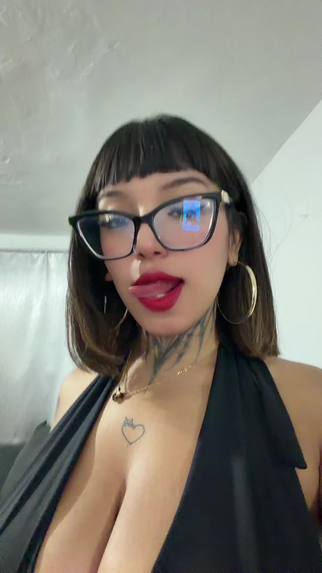 @Vickyselanip💕🌸