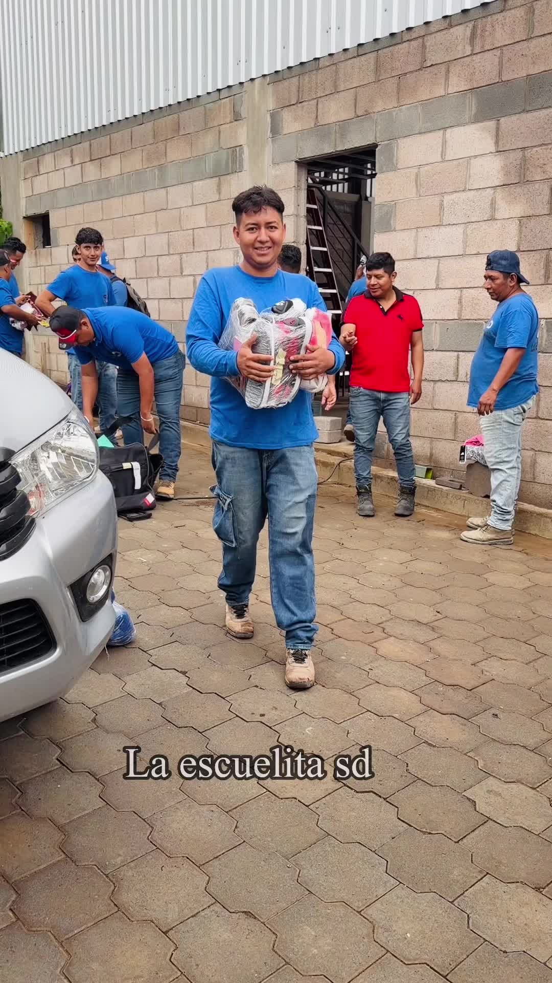 @Laescuelitasd_Oficial