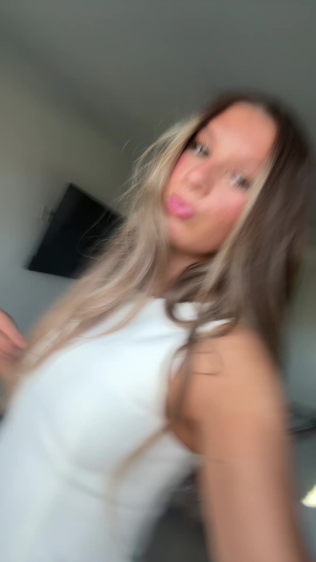 @ella_mayhew