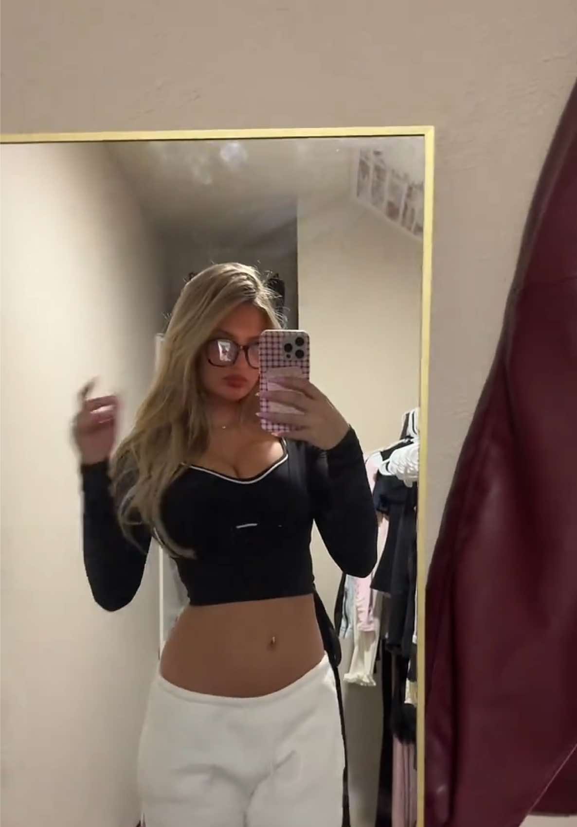 @LOGANEAKLE
