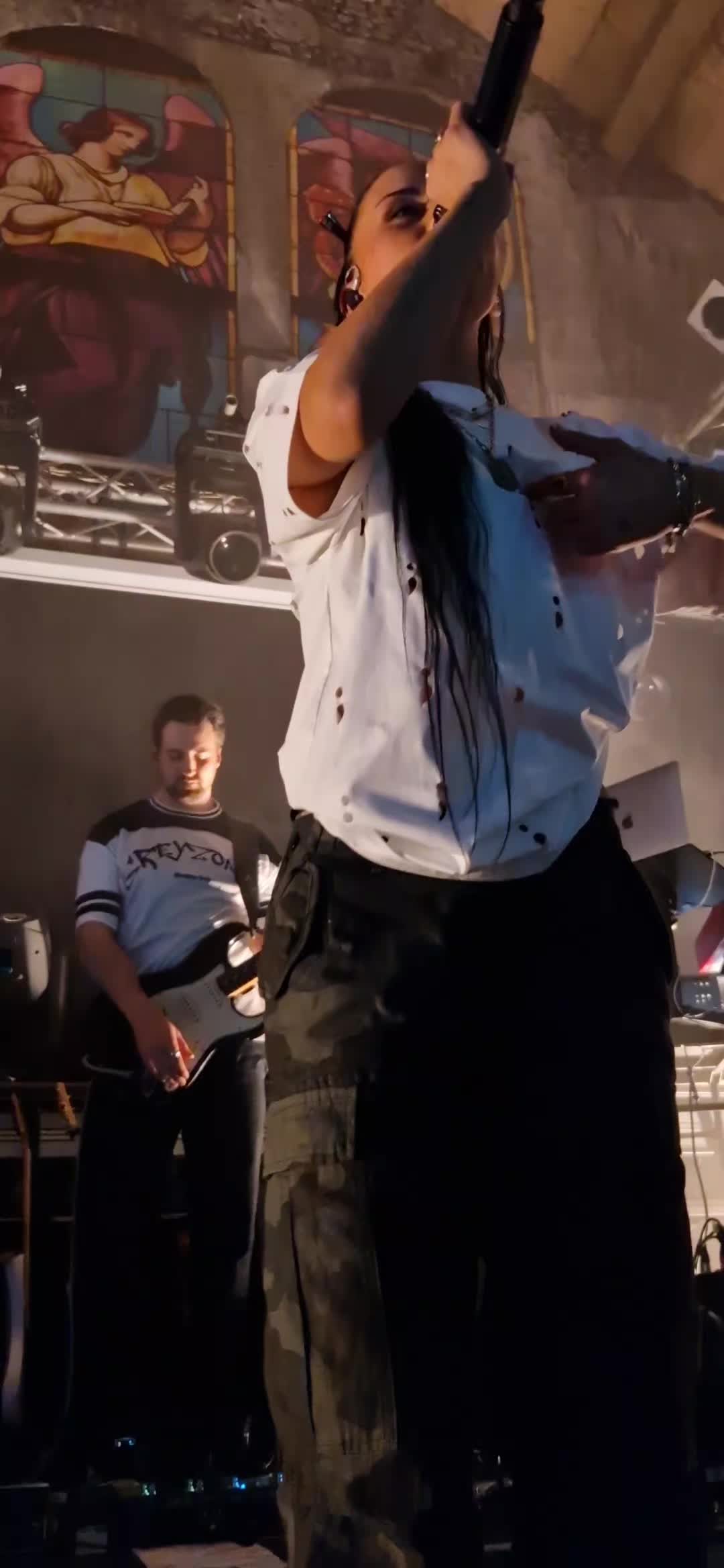 @Sarah🏳️🌈🖤⭐️