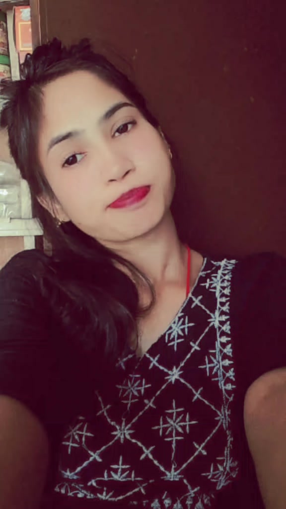 @BhojpuriyaQueen👑