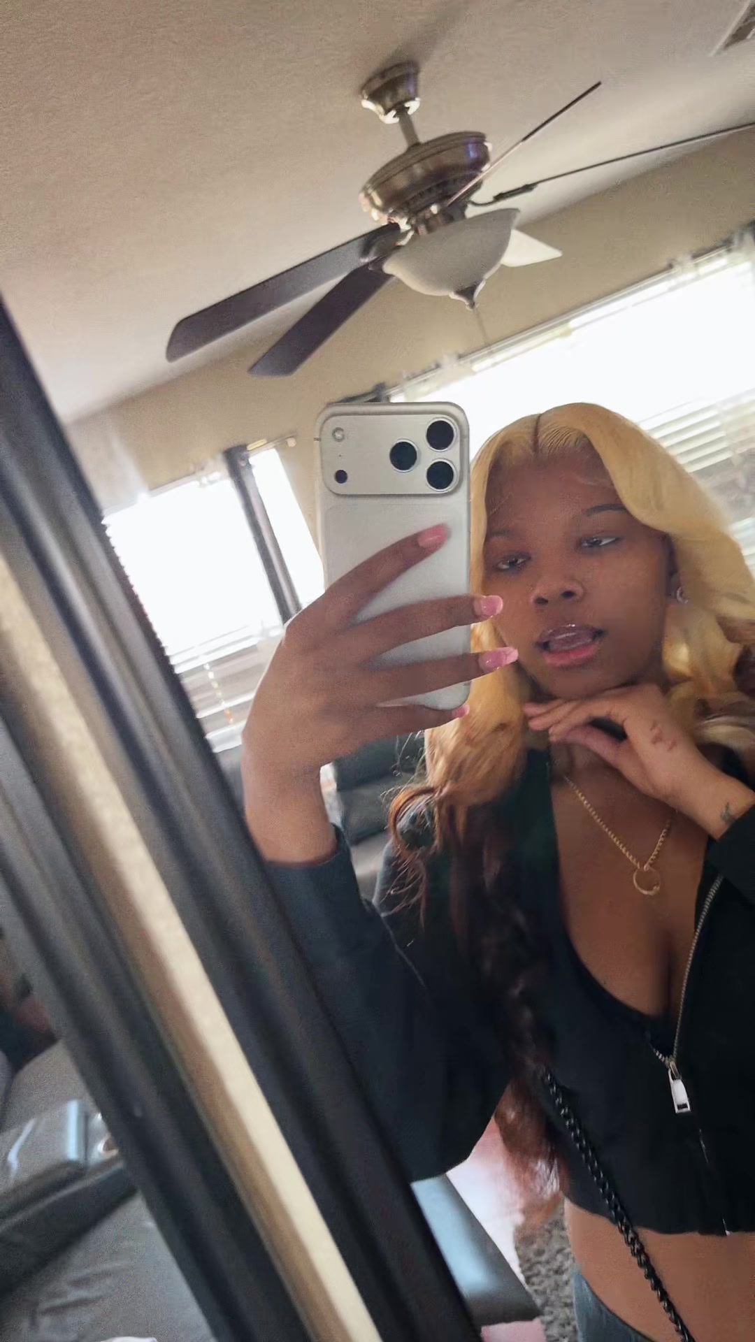 @prettyyfacee.e