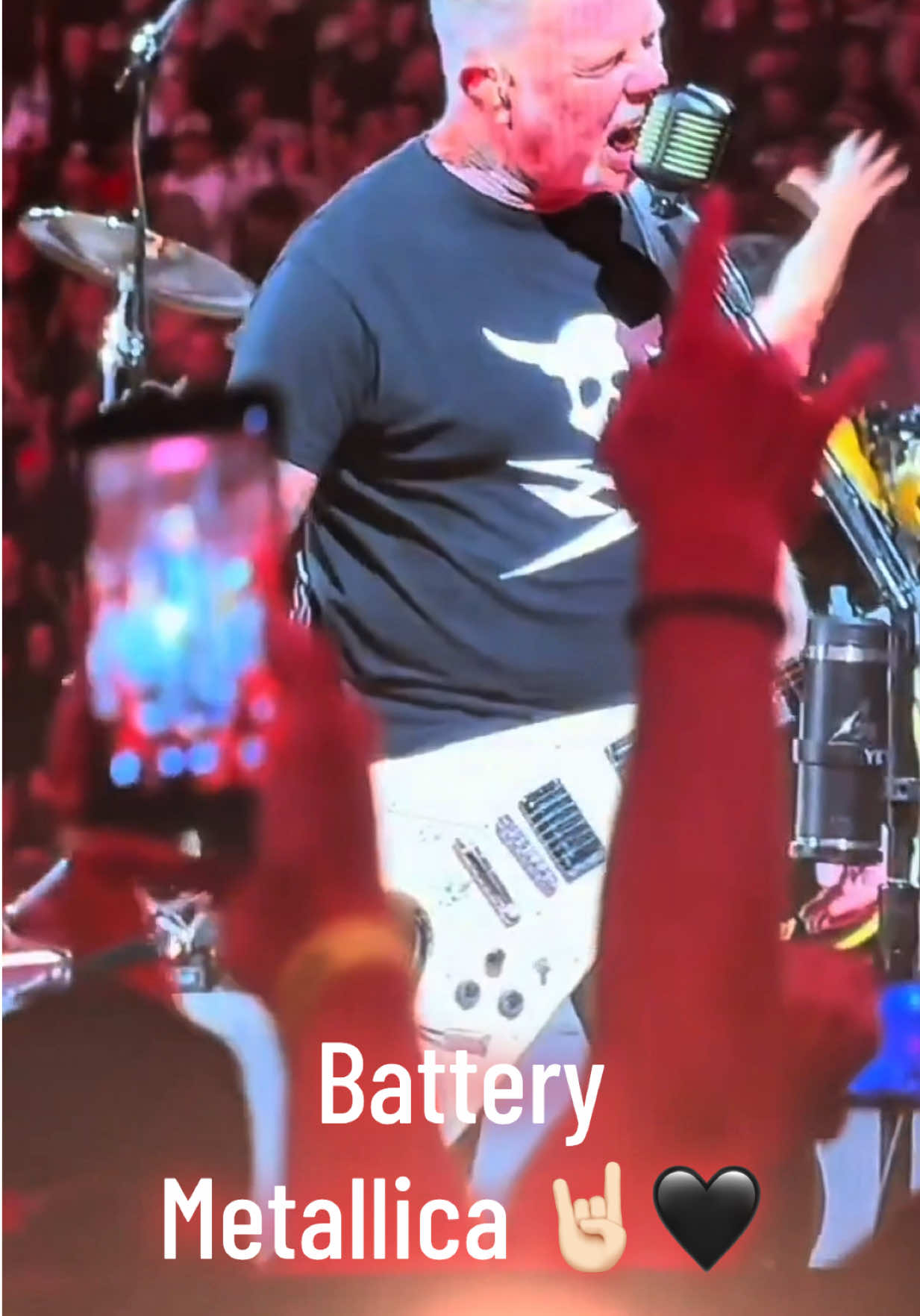 @𝑱𝒐𝒉𝒏 𝑹𝒐𝒄𝒌🤘🏻🖤