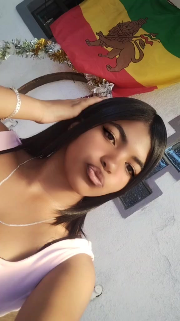 @Caitlin  May 💋