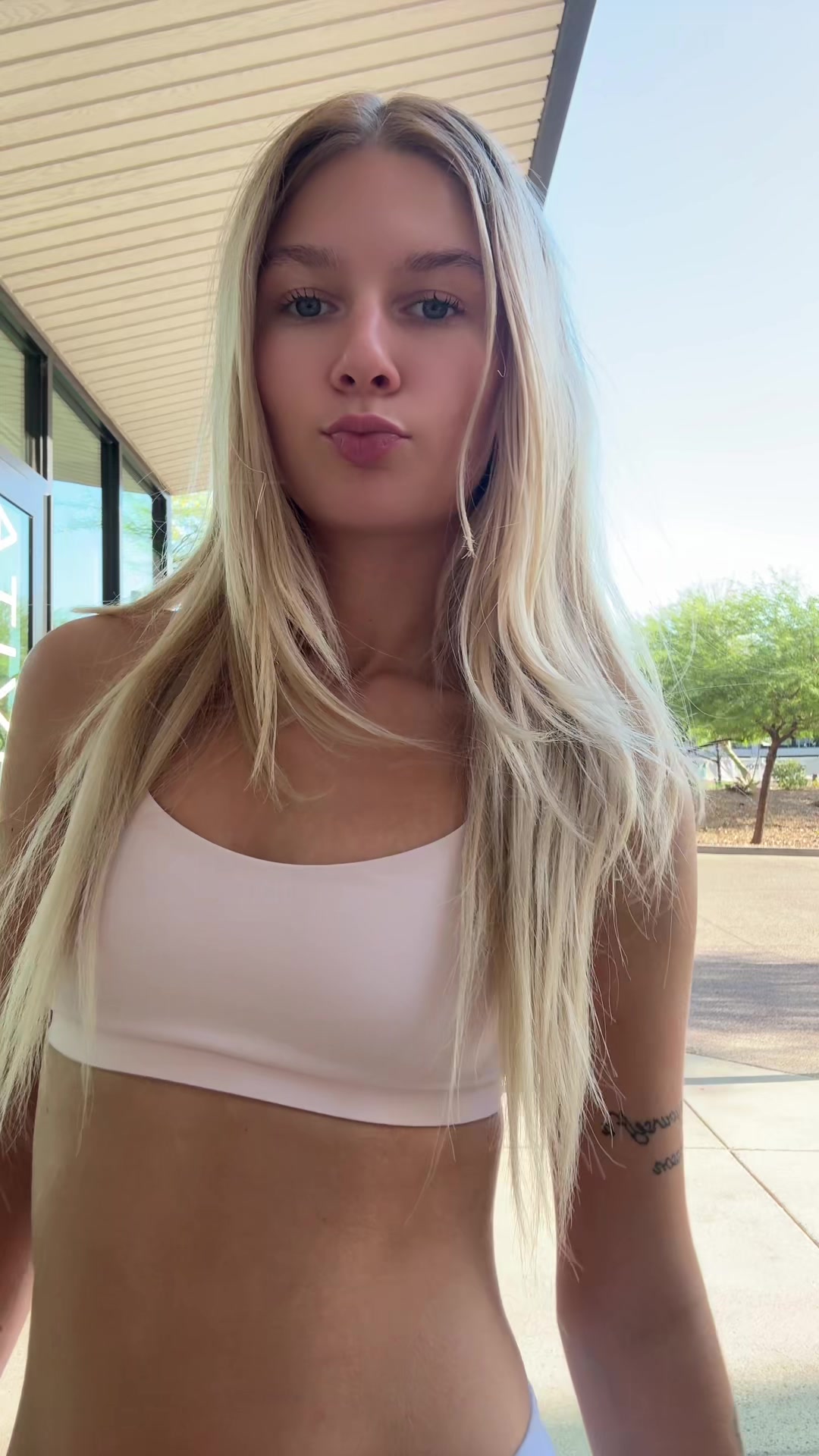 @jfeatherstoneee