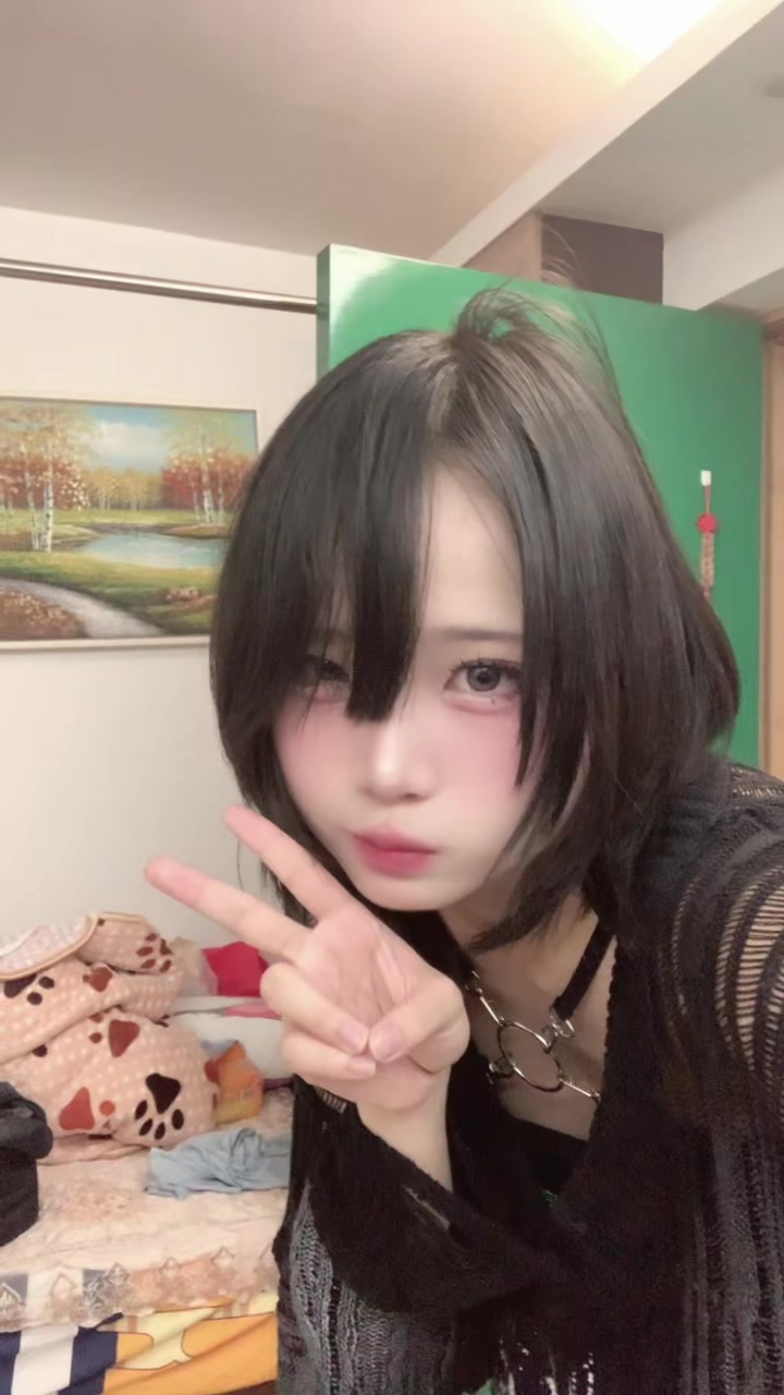 @玥