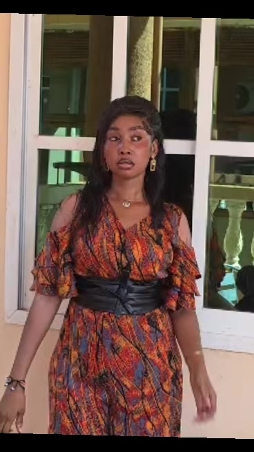 @Queena_manu
