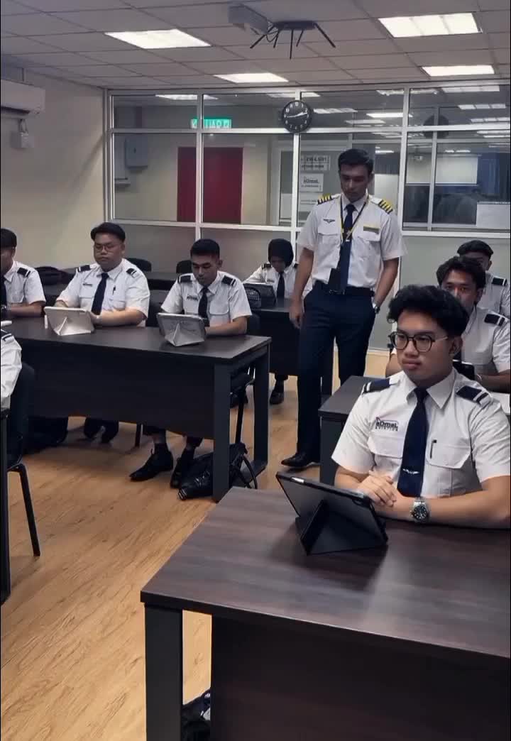 @Aira 🦢🫧