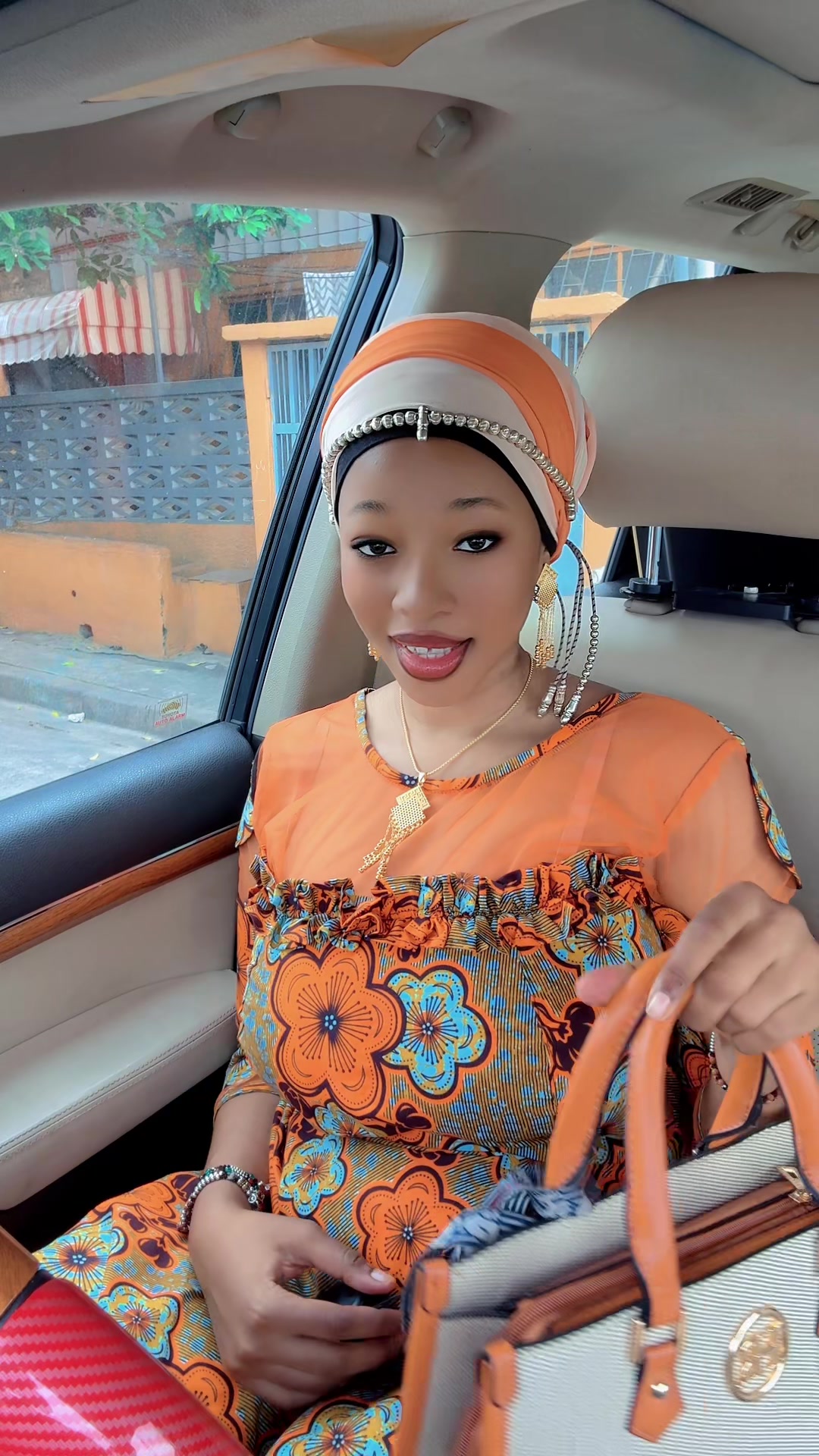 @Mme Fongoro Khadija