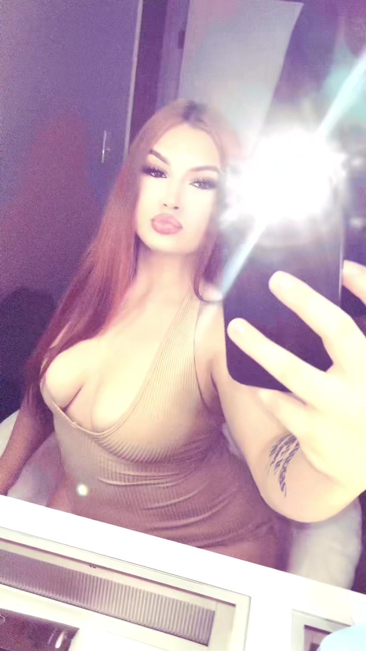 @Katiebabyy 🍒🎱🍸