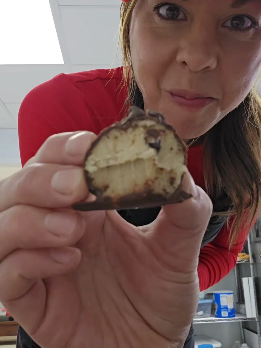 @thechocolatedogmn