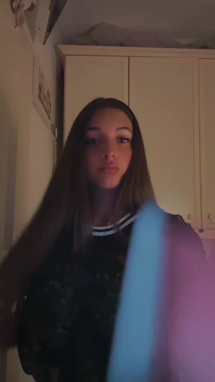 @clari_