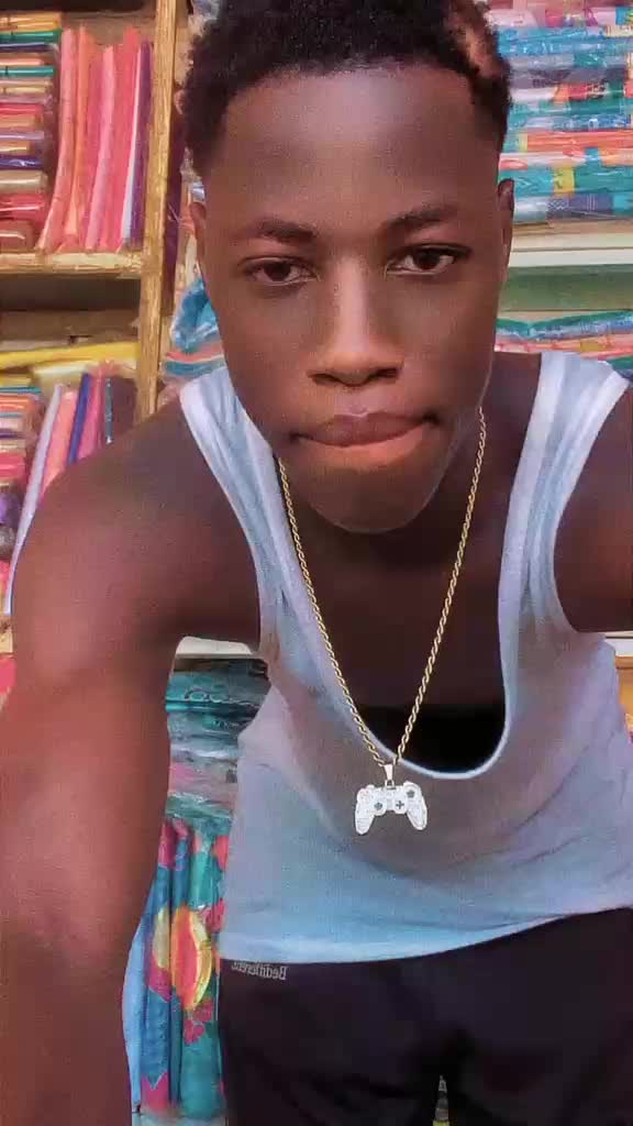 @GOLDEN BOY🇸🇳