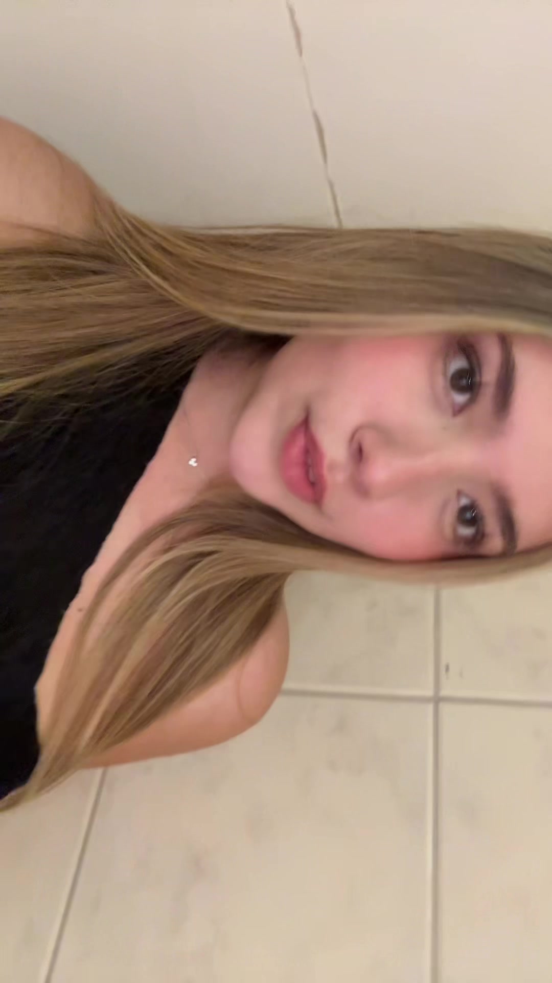 @lauraa