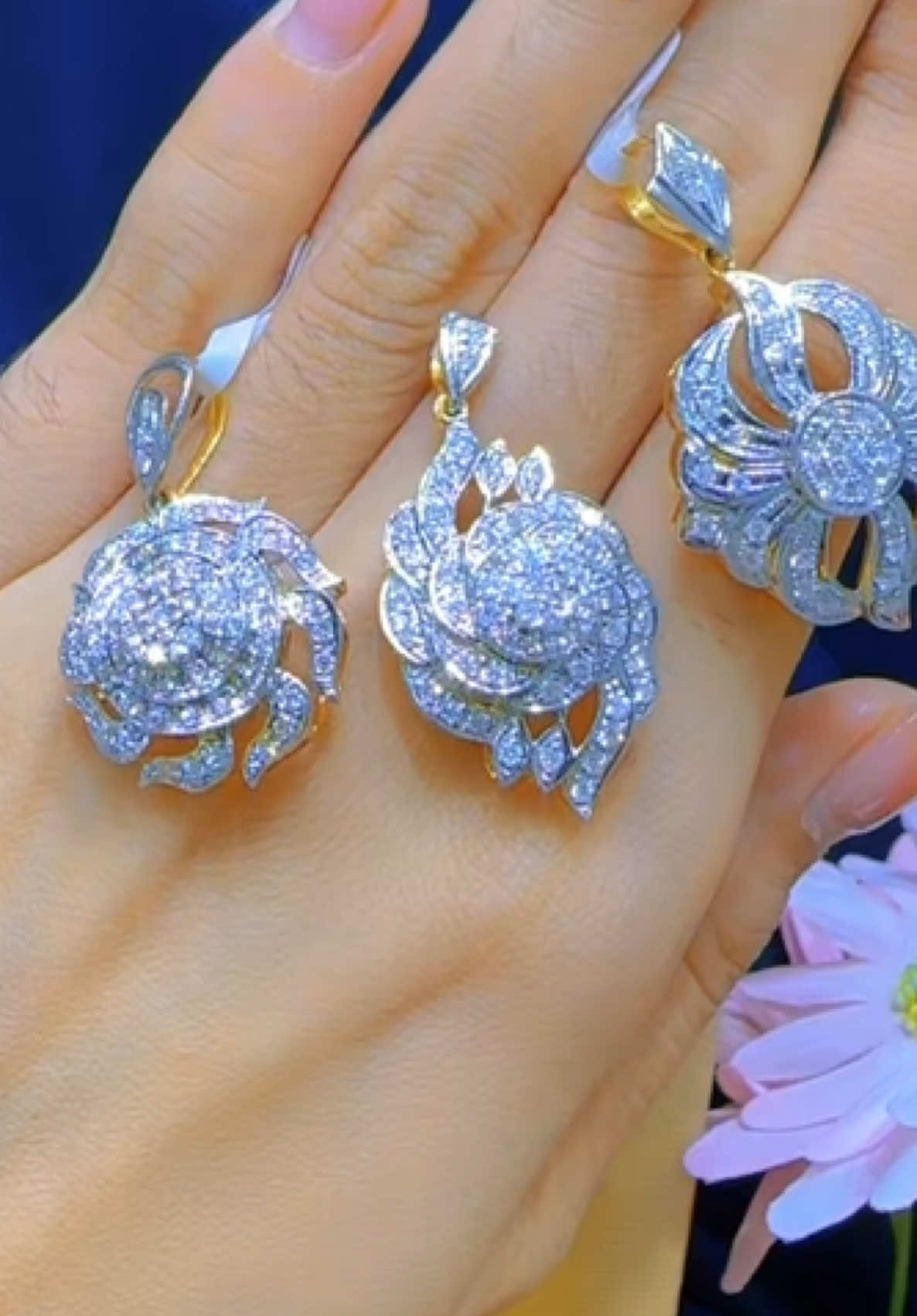 @Lilly Diamond Ygn shop 2