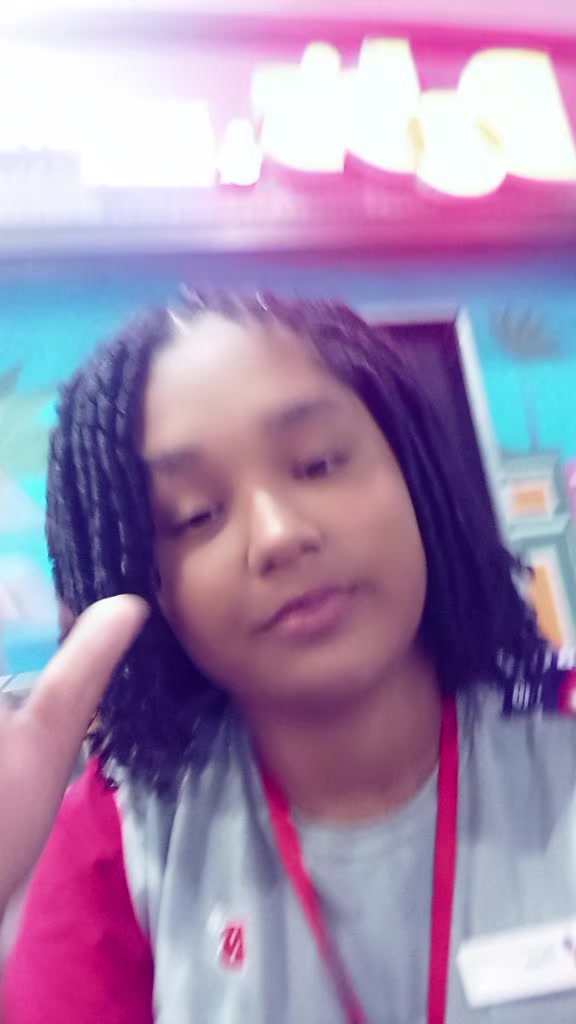 @thatazinha4